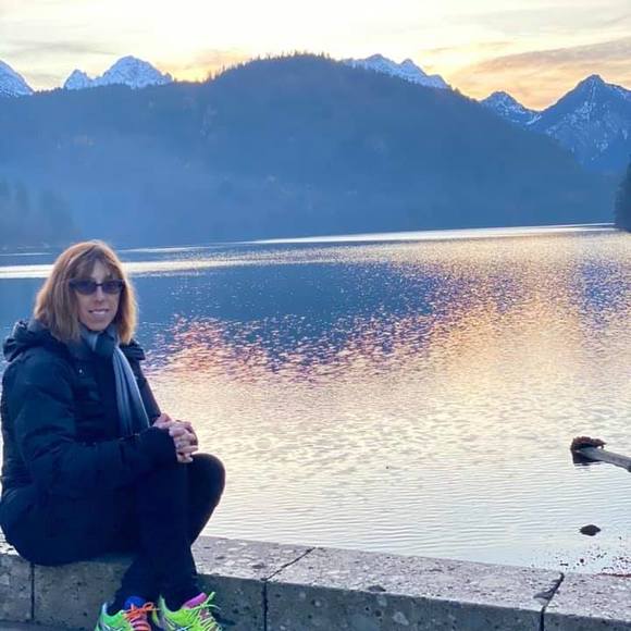 Meet your Posher, Tamara - Picture 1 of 1